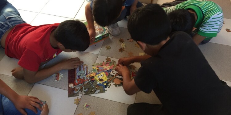 RECIENTE CONVENIO. A partir de ahora, un referente de la familia de acogida percibirá el equivalente a la AUH.