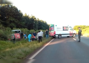 Ambulancia con una persona herida despistó y volcó en la ruta nacional 14