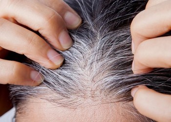 El producto que se toma todos los días, pero también ayuda a combatir las canas y la caspa