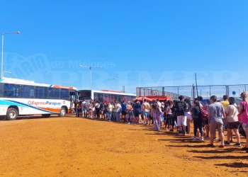 Cientos de personas cruzan a Encarnación en busca de un obsequio para Navidad