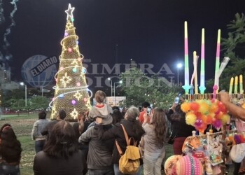 El Parque de las Fiestas se tiñó de alegría y emoción con el encendido del Árbol de Navidad