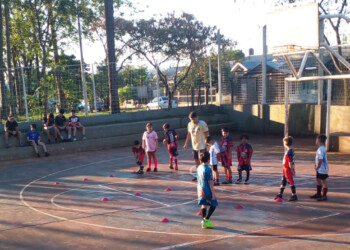 Le robaron a una escuelita de fútbol de Itaembé Miní y no pueden entrenar
