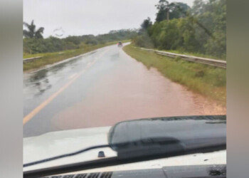 Preocupación en ruta 14 a la altura de Virasoro por grandes espejos de agua
