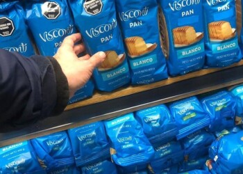 El dólar barato ya impacta en el campo, el turismo, la industria y el software