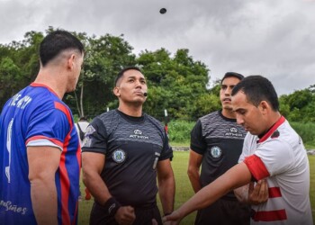 Escándalo en el Regional Amateur: persecución a los árbitros, agresión a los policías y choque entre móviles