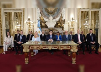 Javier Milei convocó a su Gabinete en la Quinta de Olivos para una reunión esta noche