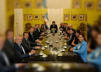 Con Martín Arjol, los diputados expulsados del radicalismo se reunieron con Milei y le ofrecieron una “alianza de listas”