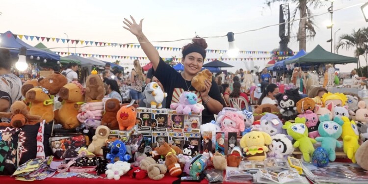 La emprendedora LUCIA REYES - Su instagram @bambupo.store