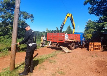 Un camionero falleció tras recibir una descarga eléctrica