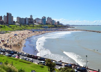 Cuánto dinero necesita una familia para ir una semana de vacaciones a Mar del Plata