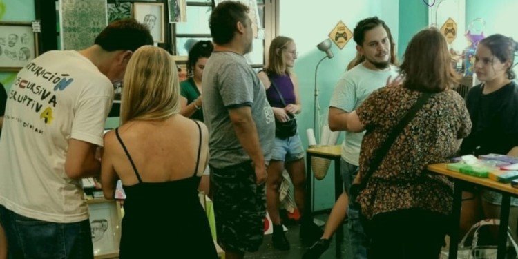 ARTE. La tercera edición del Mercadito de Arte y el primer conversatorio sobre el circuito regional de las artes visuales se llevarán a cabo este domingo en la Peña Misionero y Guaraní.