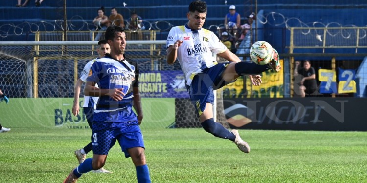 DE VUELTA. Mitre y La Cantera se cruzaron en la fase de grupos del Regional.