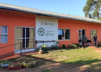 Un largo camino: pareja del sur vino a buscar a su hijo en proceso de adopción