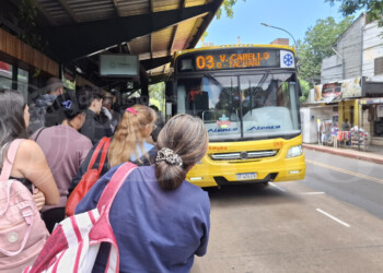 Advierten que solamente se saldó una parte de la deuda y podría haber un nuevo paro de colectivos