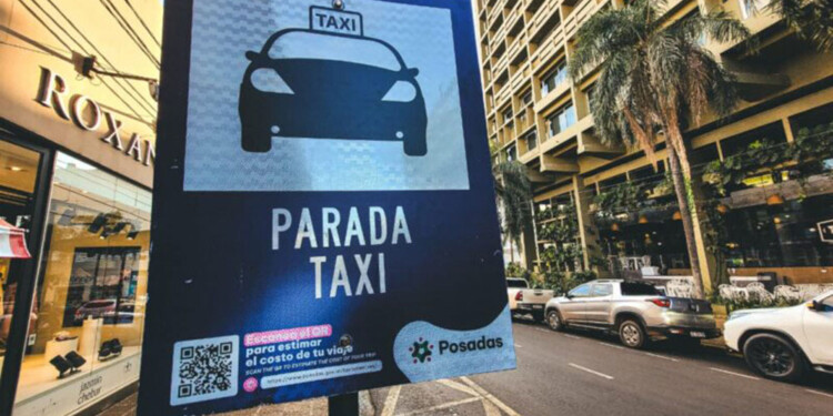 CONTROLES. La Municipalidad realiza inspecciones en las paradas fijas que tienen los taxis y remises.