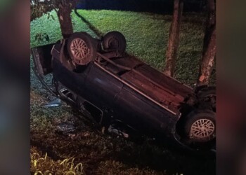 Despiste y vuelco en Jardín América