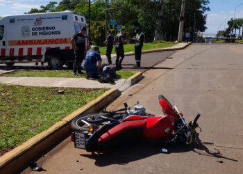 Choque entre motos dejó un penitenciario herido y un motociclista en fuga