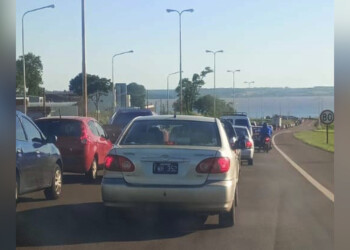 Advierten sobre demoras en el tránsito en el acceso sur