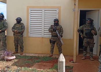 Recuperó la libertad el prefecto que mantuvo cautiva a su expareja