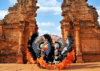 La Comparsa Maravilla de San Ignacio quiere llenar de brillo y ritmo los carnavales 2025