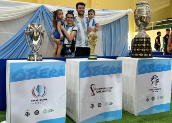 “Eternos Laureles”: las copas ganadas por La Scaloneta recorren la tierra colorada