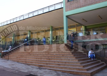Las pacientes con botulismo llevan once días con respirador