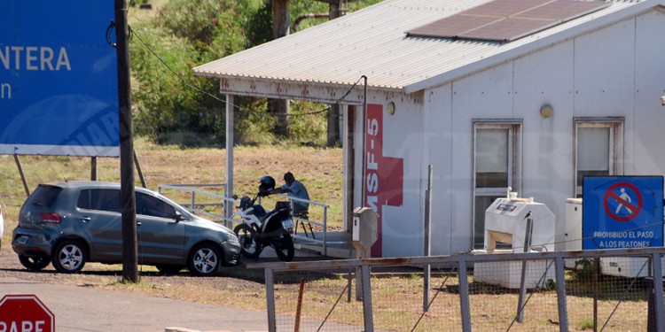 CERRADO PERO CUIDADO. El centro de salud de frontera de Posadas tiene seguridad para evitar robos.