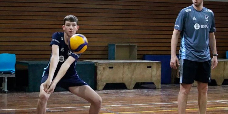 PROTAGONISTA. Klaczynski, uno de los locales citados, junto a López y Vega.