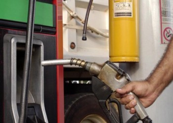 El Gobierno oficializó el autodespacho de combustible en estaciones de servicio