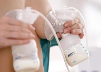 Día de la Extracción de Leche Materna: cómo sacarla (y conservarla) correctamente