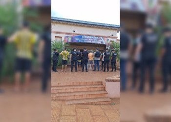 Joven pelea por su vida tras recibir un botellazo en la cabeza: hay cuatro menos demorados