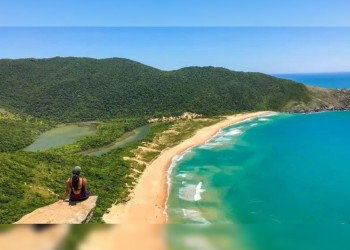 Vacaciones en Brasil: cuál es la paradisíaca playa escondida en Florianópolis que pocos argentinos conocen
