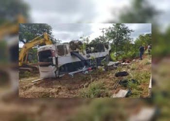 Volcó un colectivo y murieron 7 personas