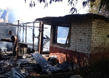 Hicieron un asado y se descontroló el fuego: una mujer terminó con lesiones