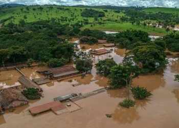 Diez muertos y tres desaparecidos tras deslizamientos de tierra en sureste de Brasil