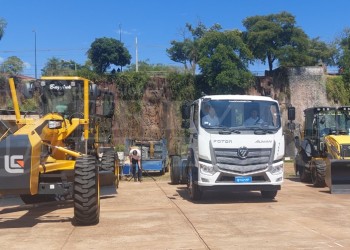 El Gobierno de Misiones entregó más de $2.200 millones en maquinaria vial a diez municipios