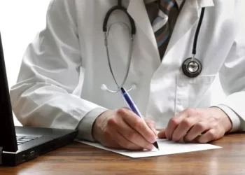 Carreras de medicina en el extranjero: “La certificación se limita al título de grado y a la formación académica”