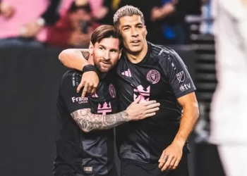 Messi arrancó la temporada marcando y ganando