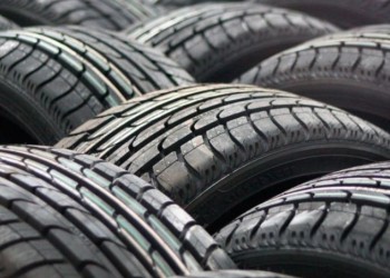 Tips para viajar en auto con seguridad: “No es colocar el neumático y olvidarse”