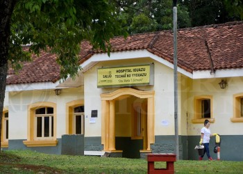 Atacó a su madre y fue herido a machetazos por su hermano