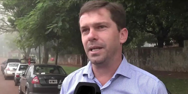 TENASCHUK. Hasta el 2021 figuraba como director de escuela y tenía doble cargo, con el de intendente comunal.