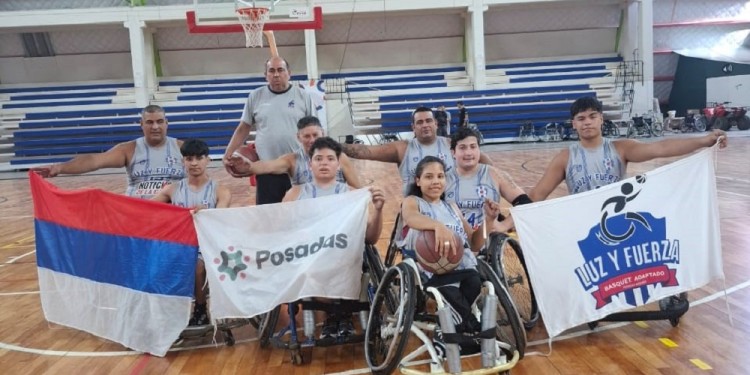 VA POR MÁS. El equipo de Luz y Fuerza, que va en busca del ascenso.