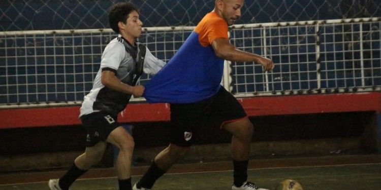 FASE FINAL. El verano en Villa Urquiza busca a sus nuevos campeones (Foto gentileza Solo Futsal)