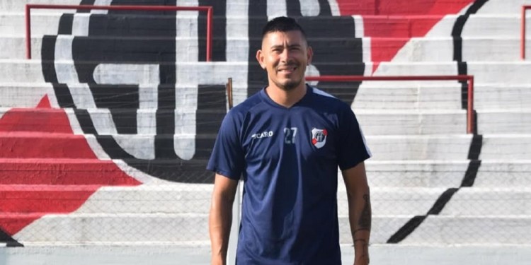 PEGA LA VUELTA. Luego de una gran campaña en el Auriazul, Mauro Gómez regresa al combinado de Villa Sarita (Prensa GAF)