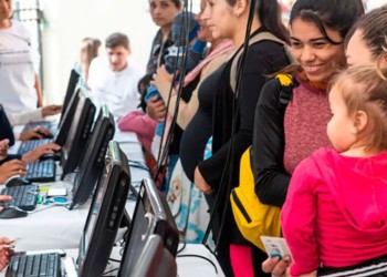 Misiones incrementa un 120% las asignaciones familiares para estatales