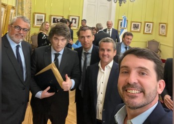 Dirigentes, funcionarios y militantes radicales de Misiones expresaron su apoyo a Javier Milei