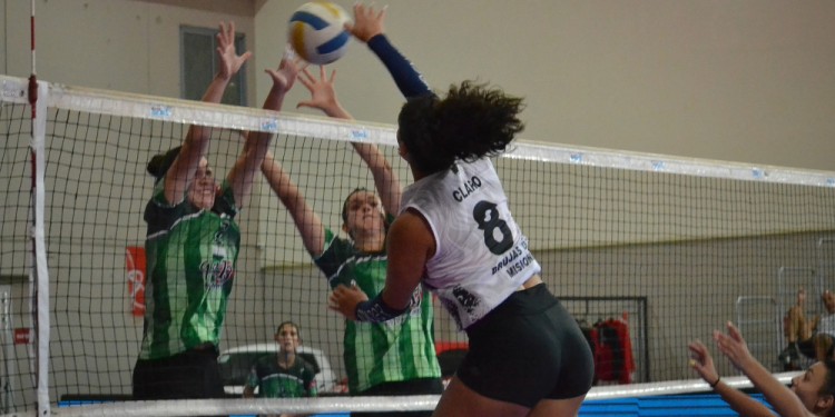 NO PUDO SER. Brujas dio pelea, pero no pudo ante Glorias de Capital Federal.