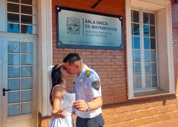 Las parejas dan el “sí” en el Día de los Enamorados
