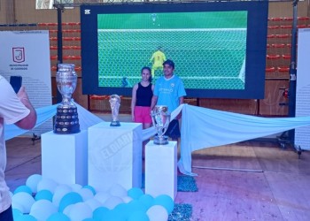 Una pasión interminable: las copas de La Scaloneta ya se exhiben en Eldorado