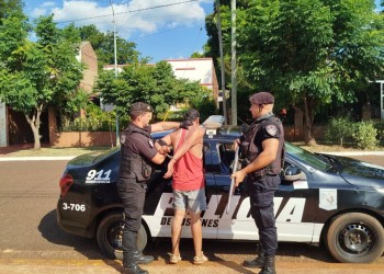 Lucha por su vida tras ser atacado por su compañero de tragos